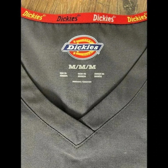 Dickies EDS Signature Women's V-Neck Scrub Top Size Medium Gray - Picture 2 of 4